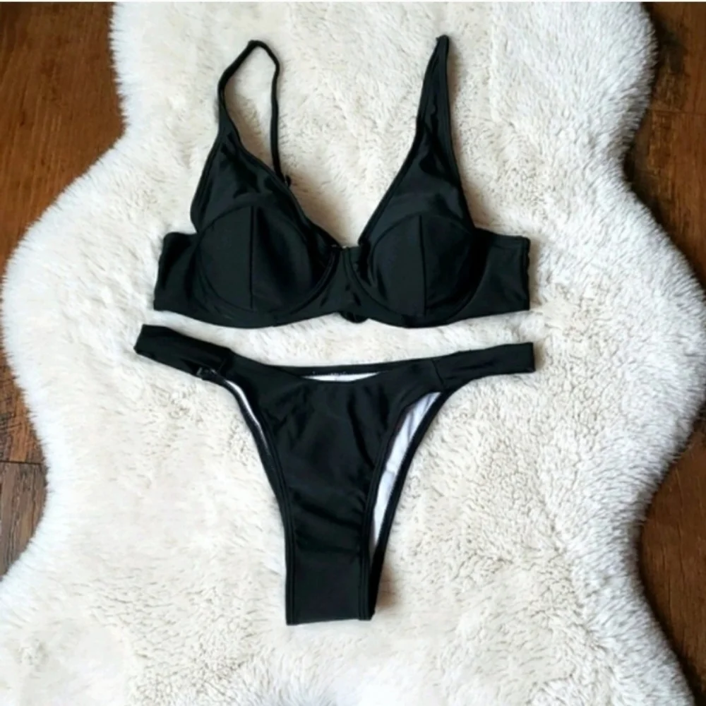 New Underwire Top with High Cut Legs Bikini Set Swimsuit Size S